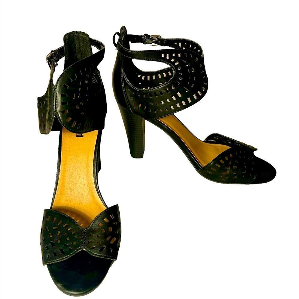 Unlisted Follow the Signs Cut Out Open Toe High Heels Womens Size 9M Black.